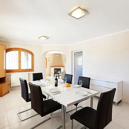 Vallesa Villa *